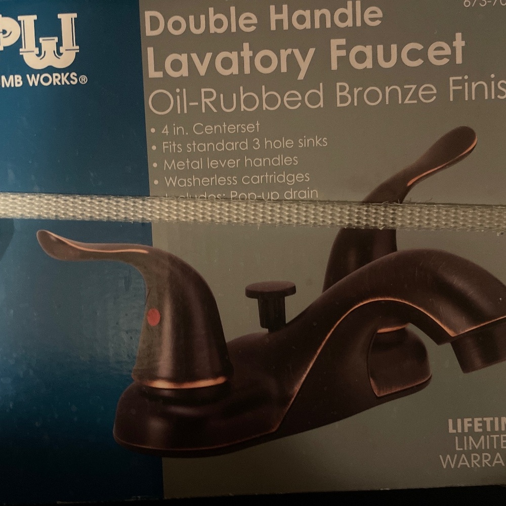 Rubbed bronze bathroom faucet, Brand new!